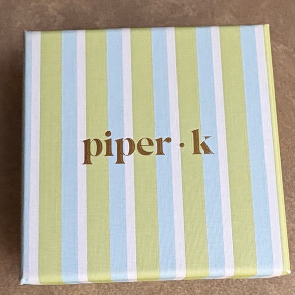 Piper K Gold Bow Earrings with Glass Pearl - Picture 3 of 4